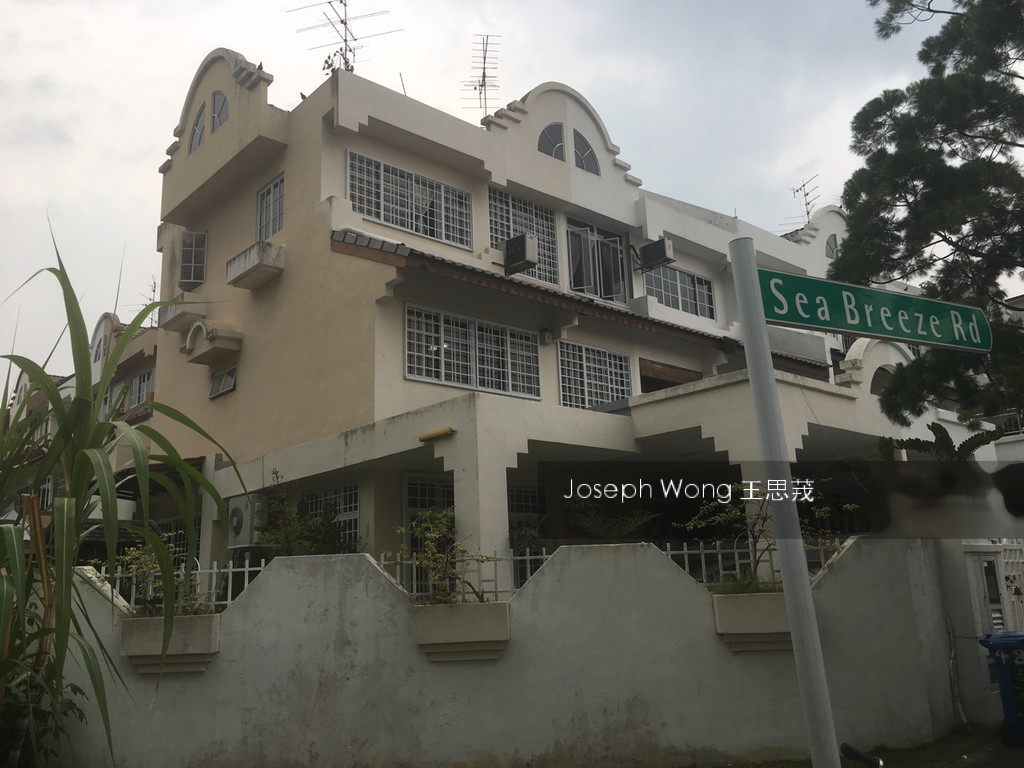 Sea Breeze Road thumbnail photo
